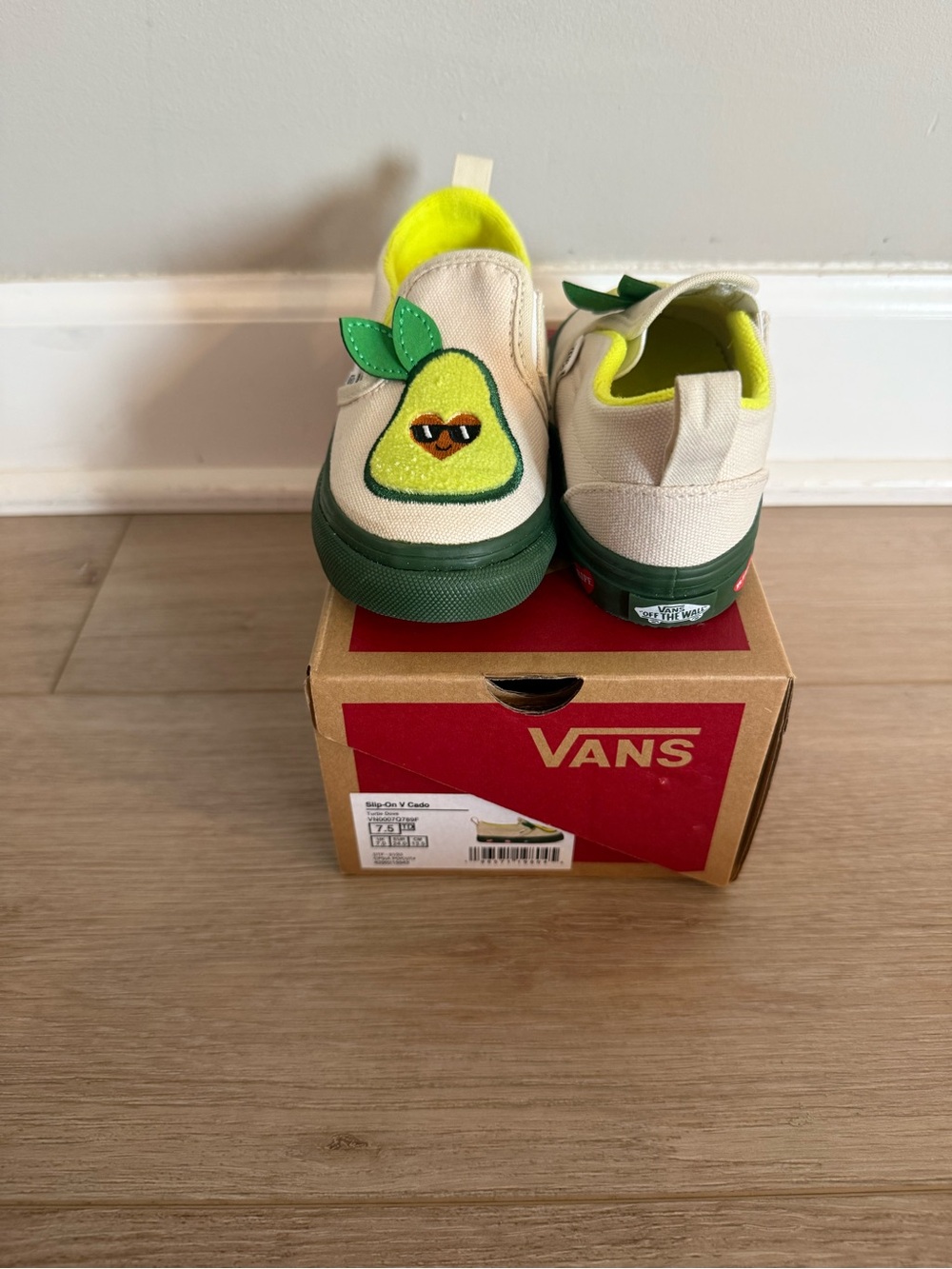 NWT/NIB Vans Kids Slip-On Avocado Canvas Shoes - Cream & Green